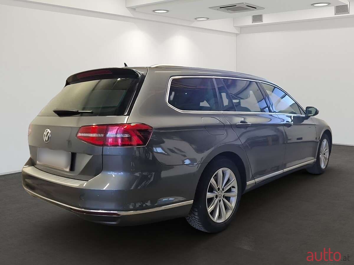 2015' Volkswagen Passat photo #4