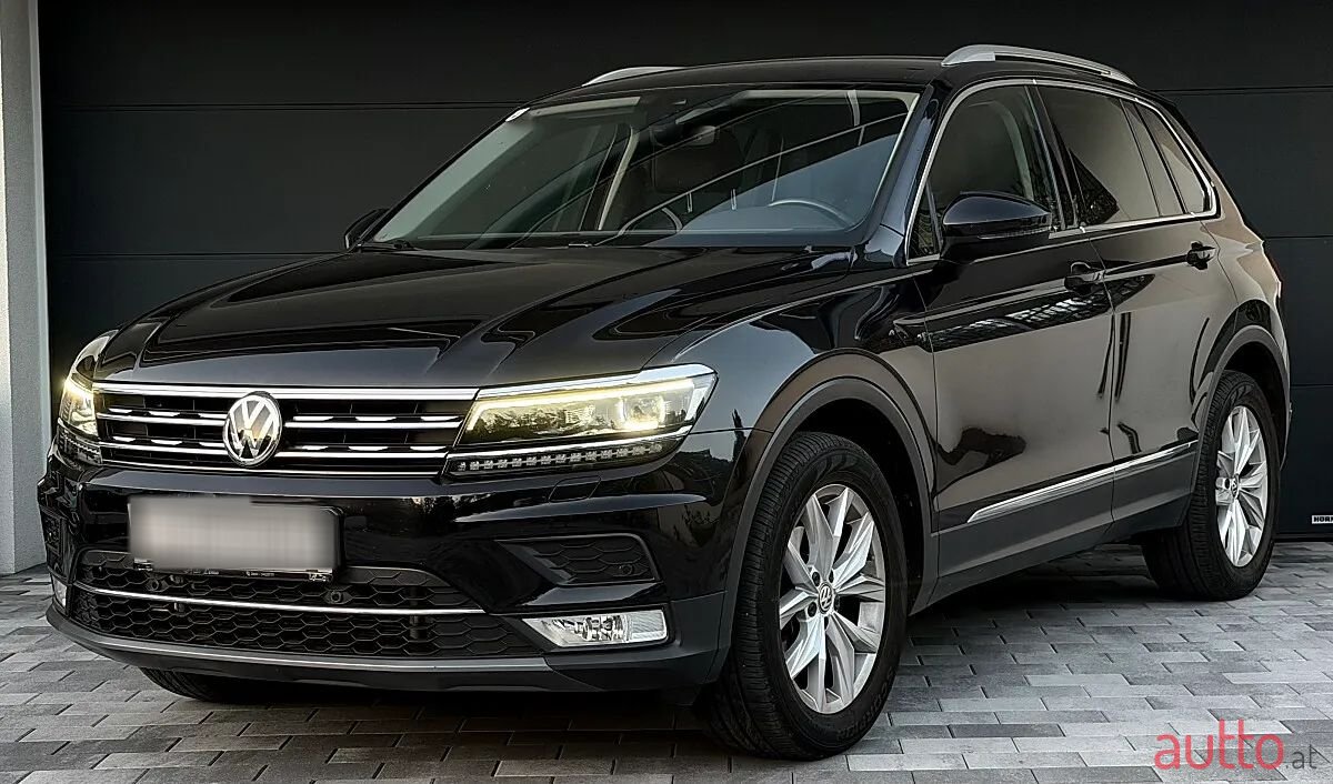 2016' Volkswagen Tiguan photo #1