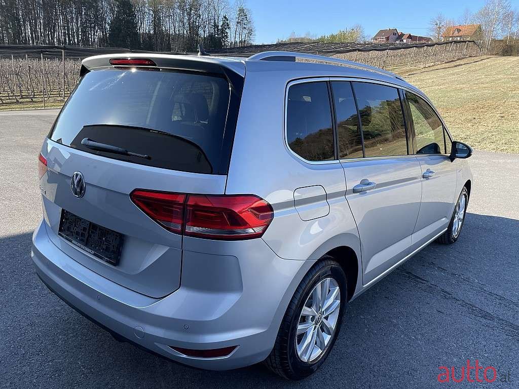2018' Volkswagen Touran photo #4