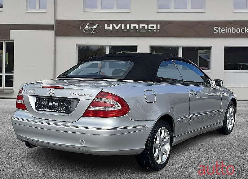 2003' Mercedes-Benz Clk-Klasse photo #2