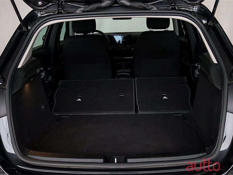 2021' Mercedes-Benz A-Klasse photo #5