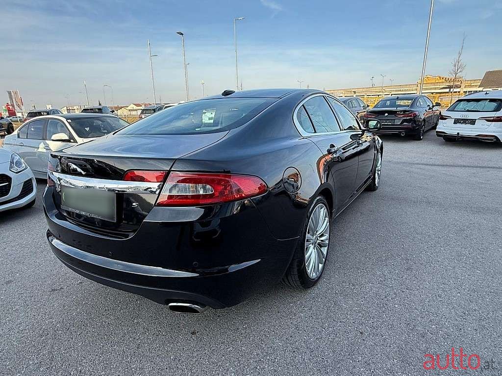 2010' Jaguar XF photo #5