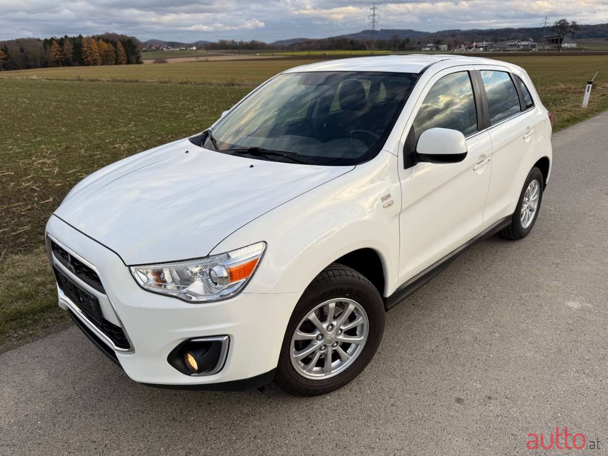 2013' Mitsubishi ASX photo #2