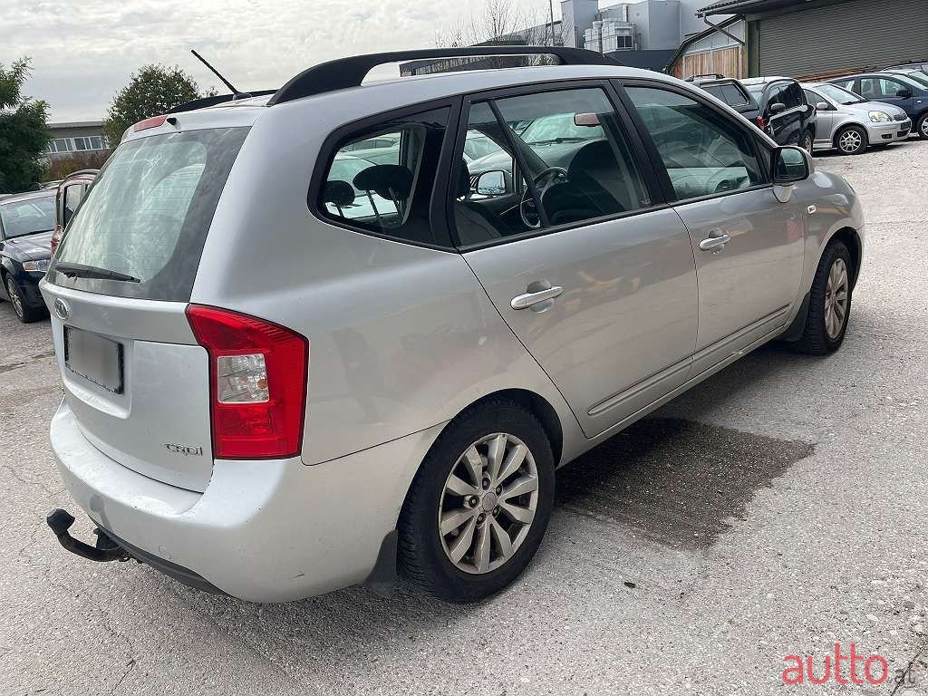 2010' Kia Carens photo #5