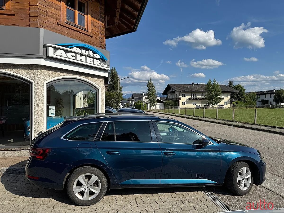 2019' Skoda Superb photo #4