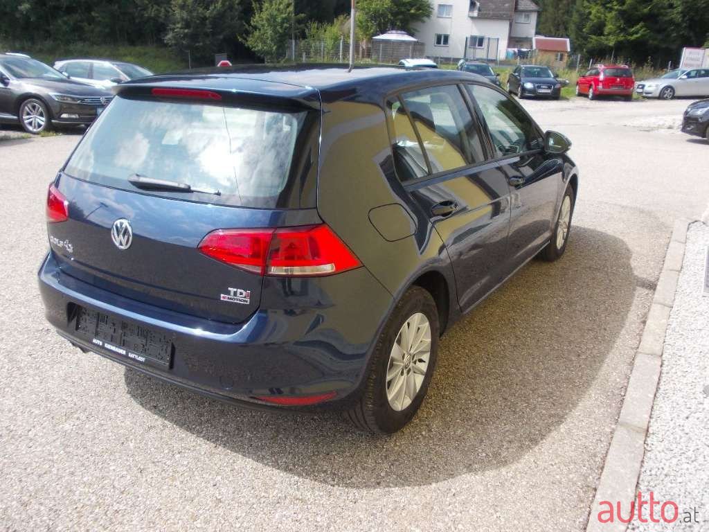 2015' Volkswagen Golf photo #3