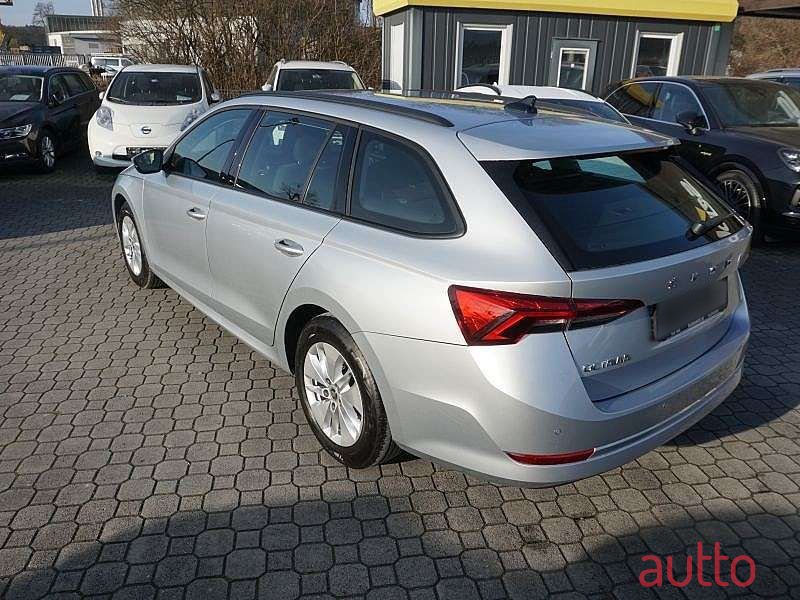 2020' Skoda Octavia photo #5