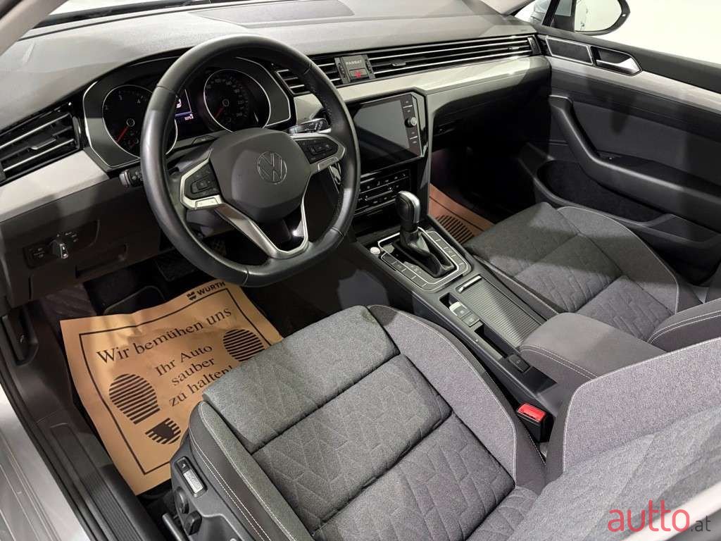 2022' Volkswagen Passat photo #6