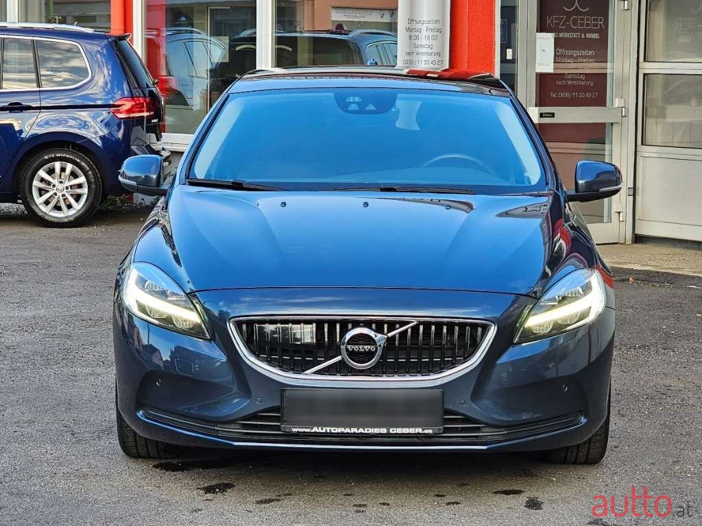 2018' Volvo V40 photo #1