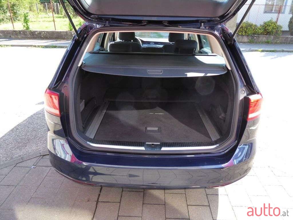 2017' Volkswagen Passat photo #4