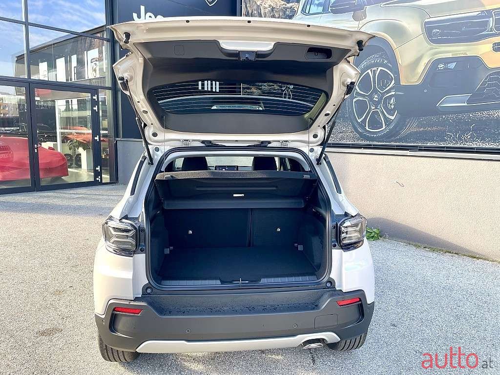 2023' Jeep Avenger photo #5