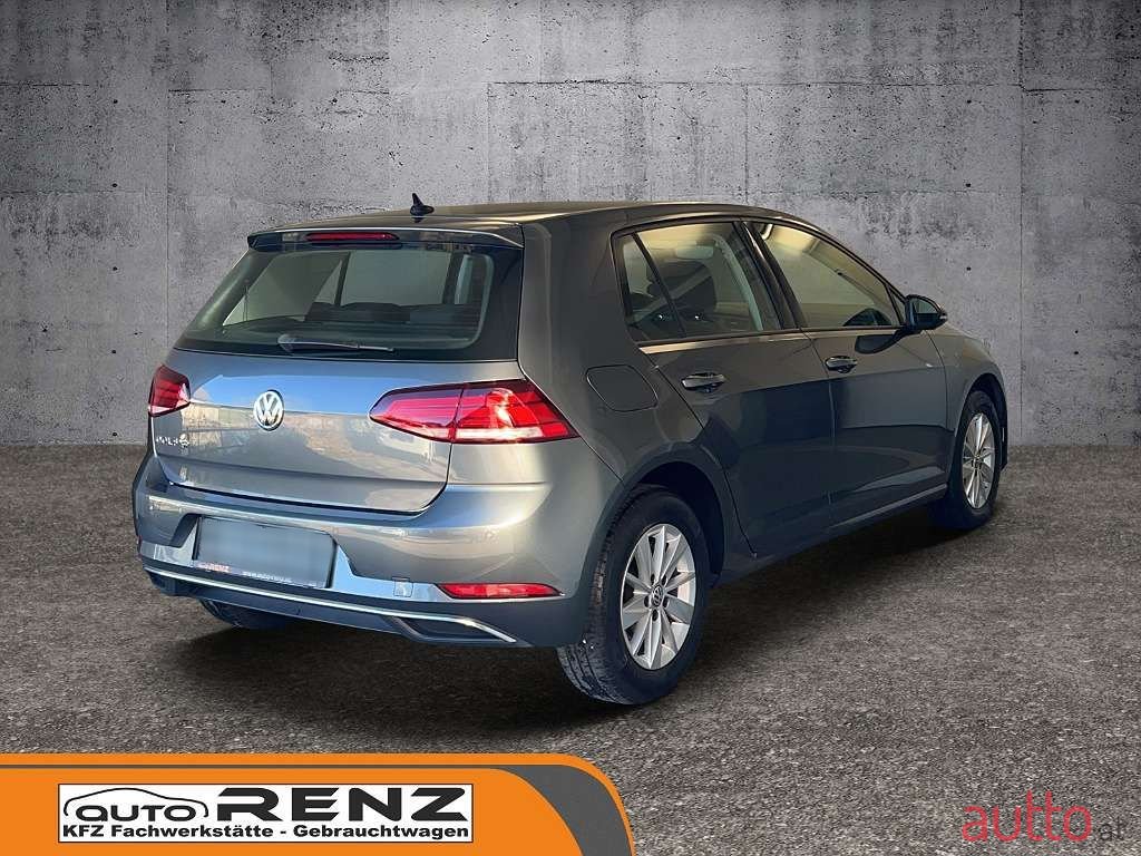 2019' Volkswagen Golf photo #4