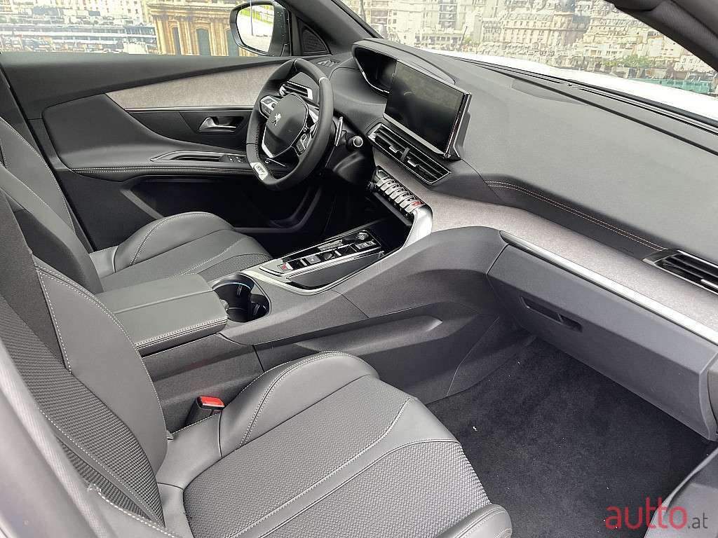 2023' Peugeot 3008 photo #3