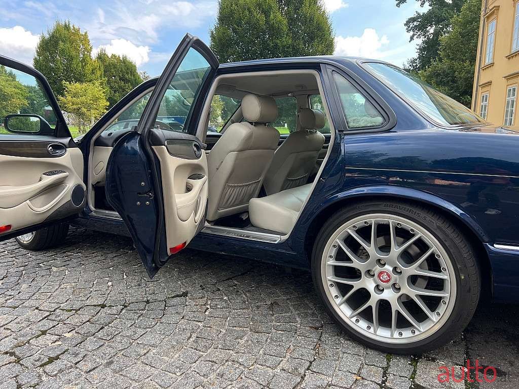 1998' Jaguar XJ photo #4