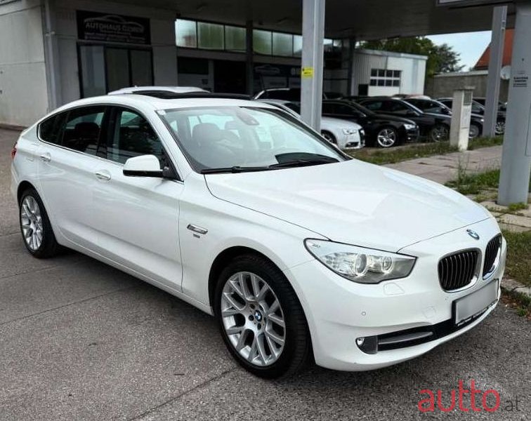 2011' BMW 5Er-Reihe photo #3
