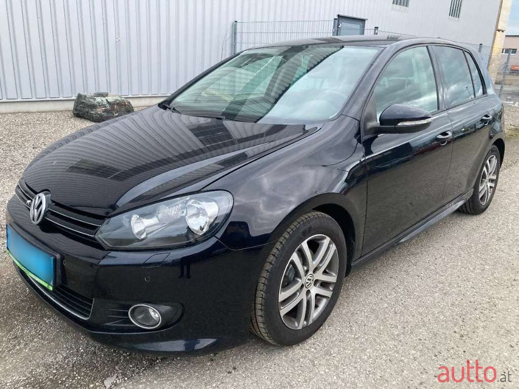 2010' Volkswagen Golf photo #1