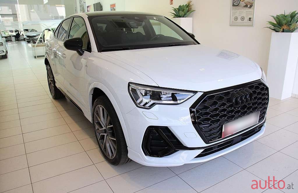 2023' Audi Q3 photo #3