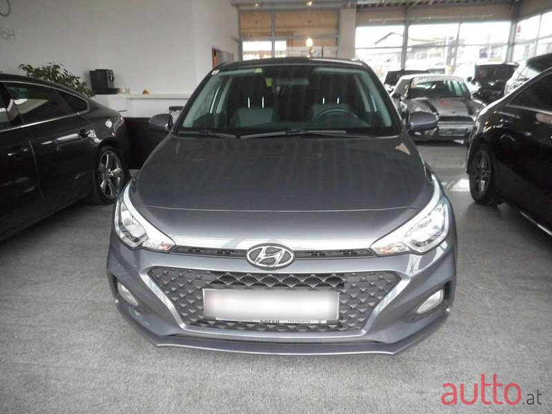 2019' Hyundai i20 photo #2