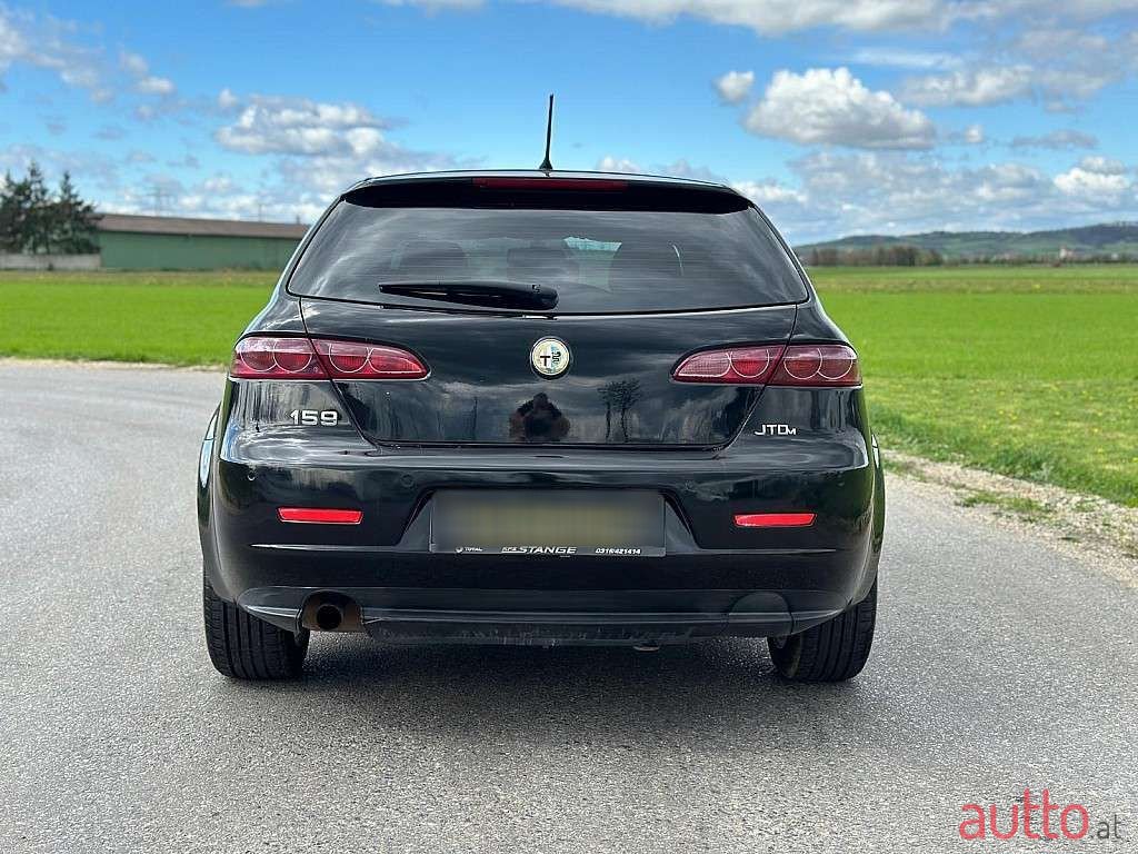 2011' Alfa Romeo 159 photo #5