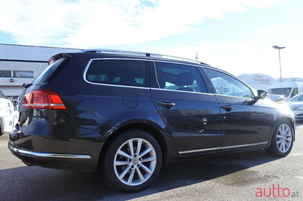 2011' Volkswagen Passat photo #6