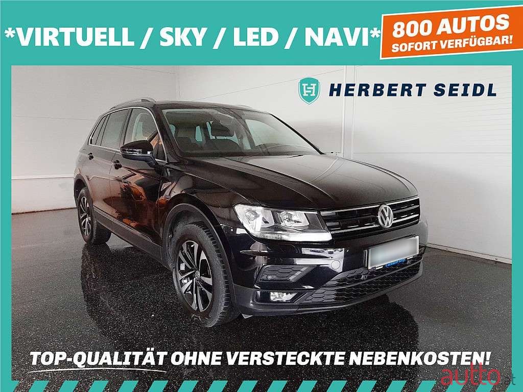 2019' Volkswagen Tiguan photo #2