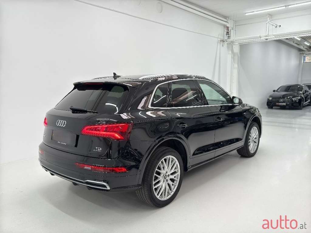 2018' Audi Q5 photo #6