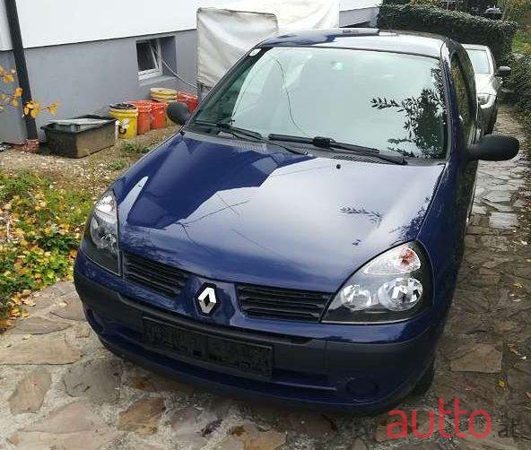 2005' Renault Clio photo #1