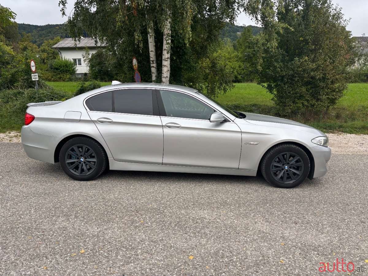 2011' BMW 5Er-Reihe photo #4