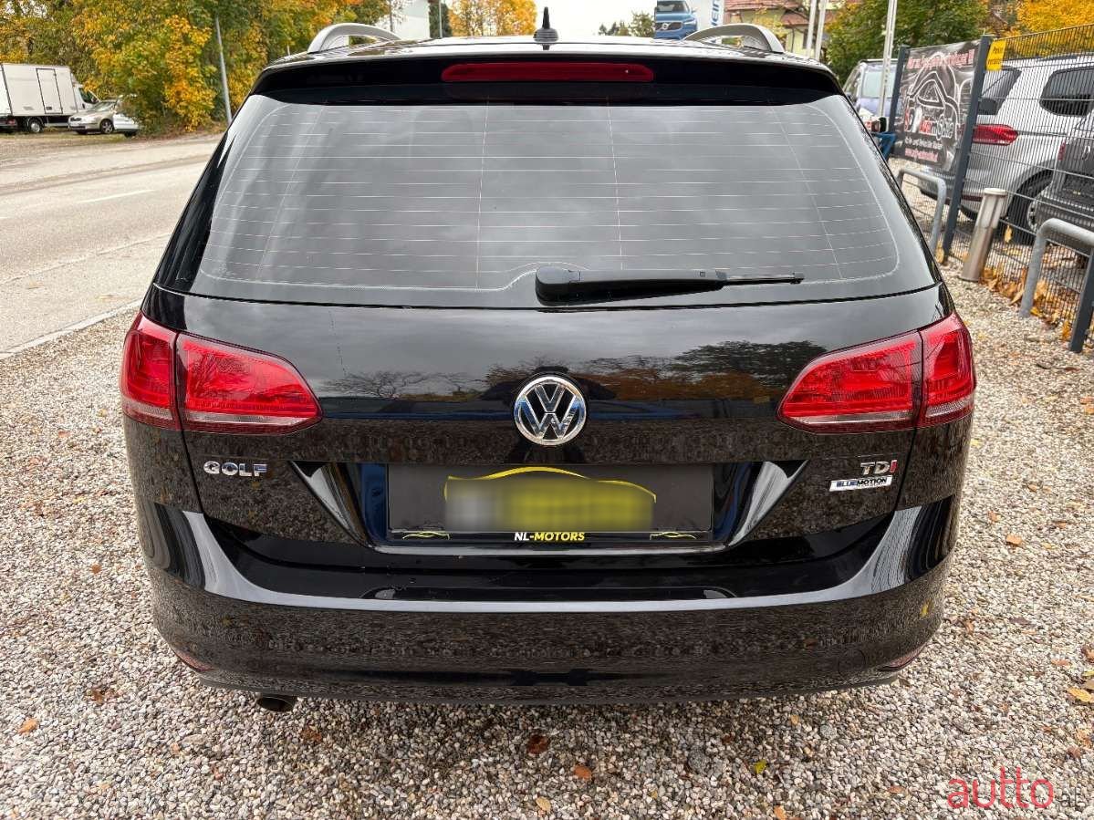 2017' Volkswagen Golf photo #6