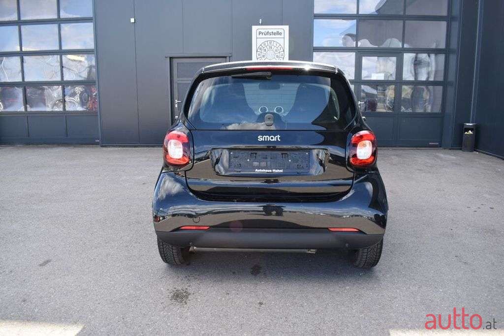 2019' Smart Fortwo photo #3