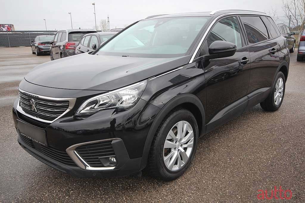 2019' Peugeot 5008 photo #3