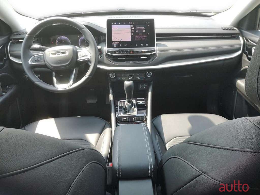 2022' Jeep Compass photo #4