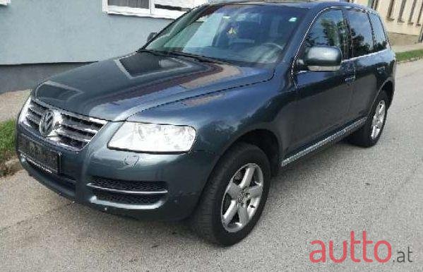 2005' Volkswagen Touareg photo #3