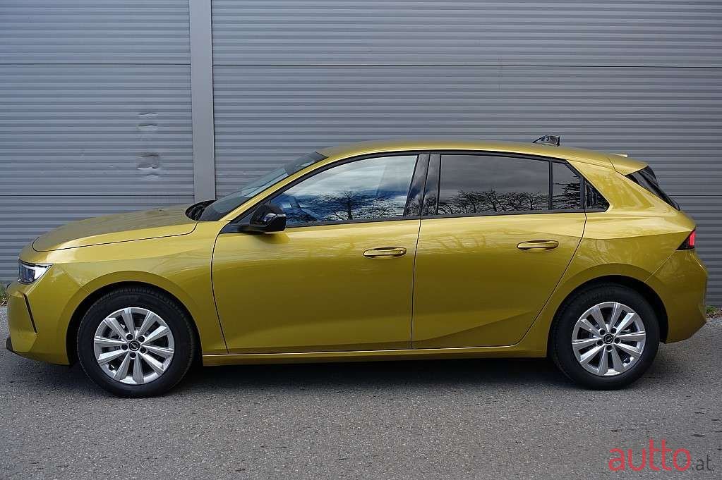2023' Opel Astra photo #5