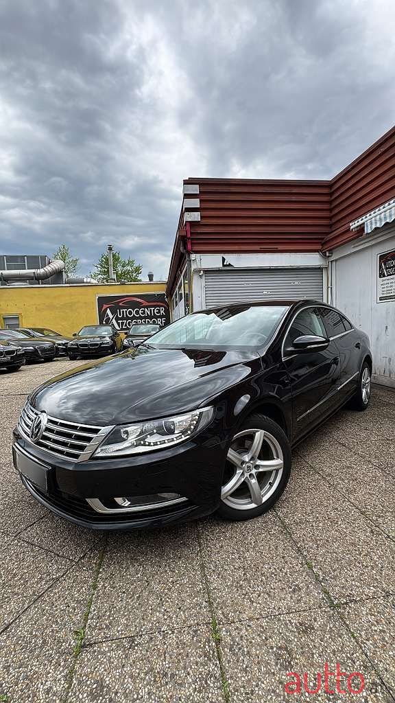 2014' Volkswagen Passat photo #1