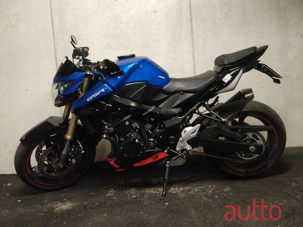 2013' Suzuki GSR 750 photo #1