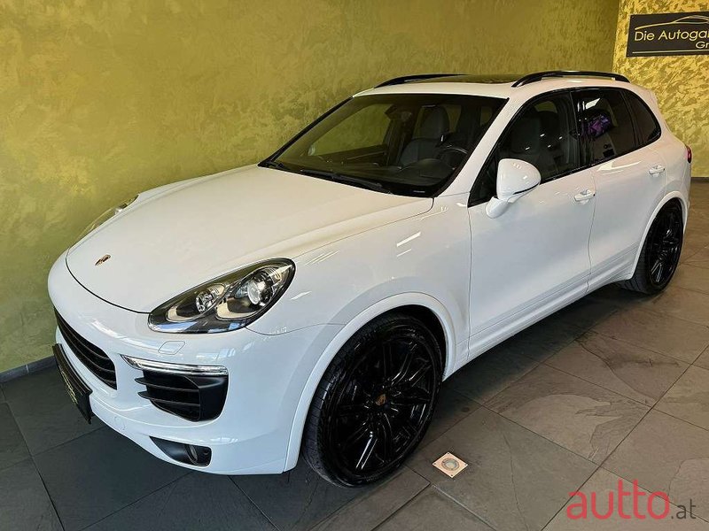 2015' Porsche Cayenne photo #5