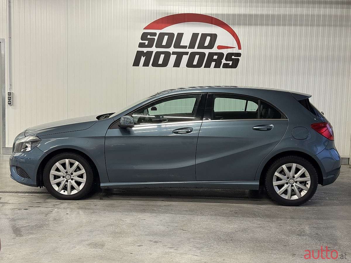 2012' Mercedes-Benz A-Klasse photo #3