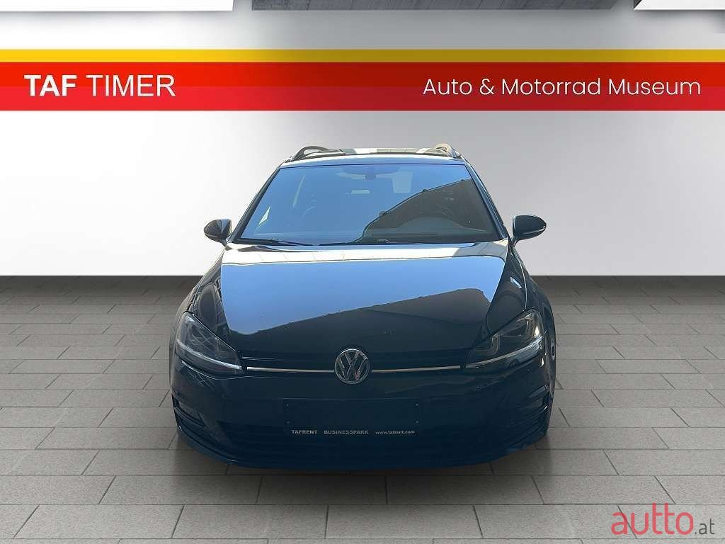 2016' Volkswagen Golf photo #3