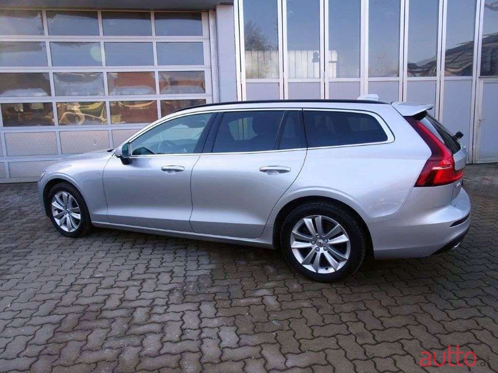 2021' Volvo V60 photo #4
