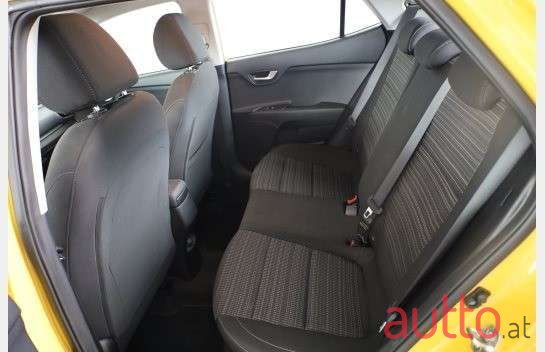 2020' Kia Stonic photo #6