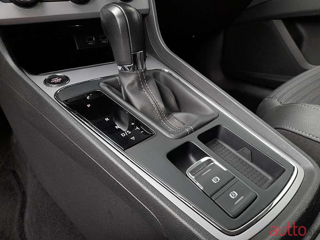 2018' SEAT Leon photo #5