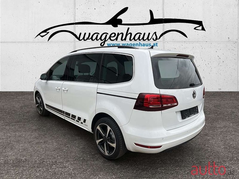 2019' Volkswagen Sharan photo #2