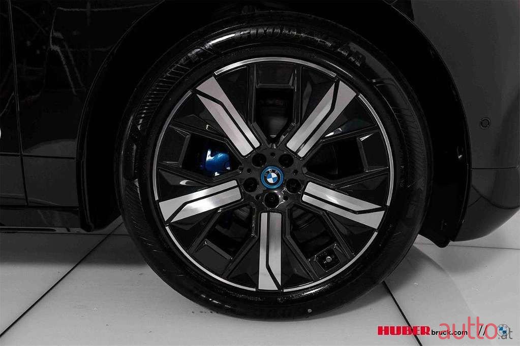 2022' BMW iX photo #6