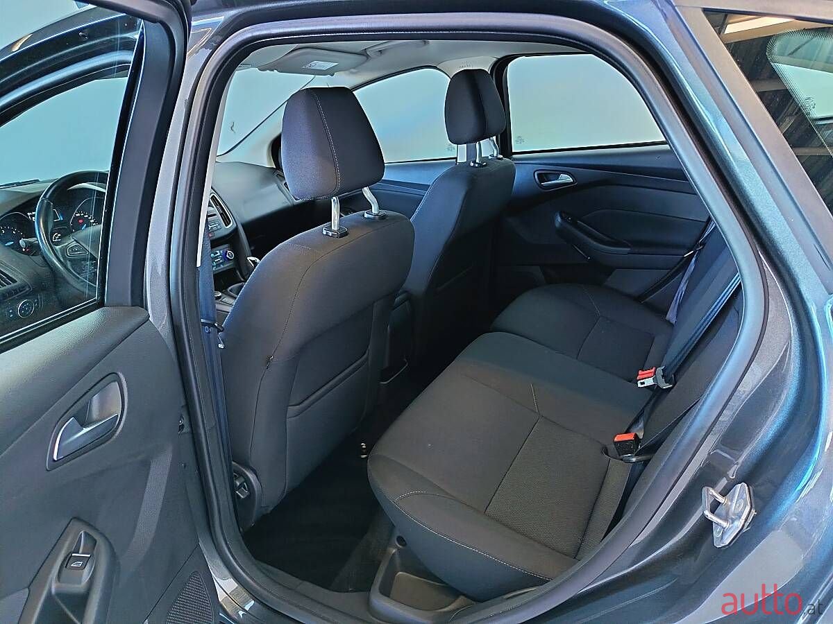 2018' Ford Focus photo #5