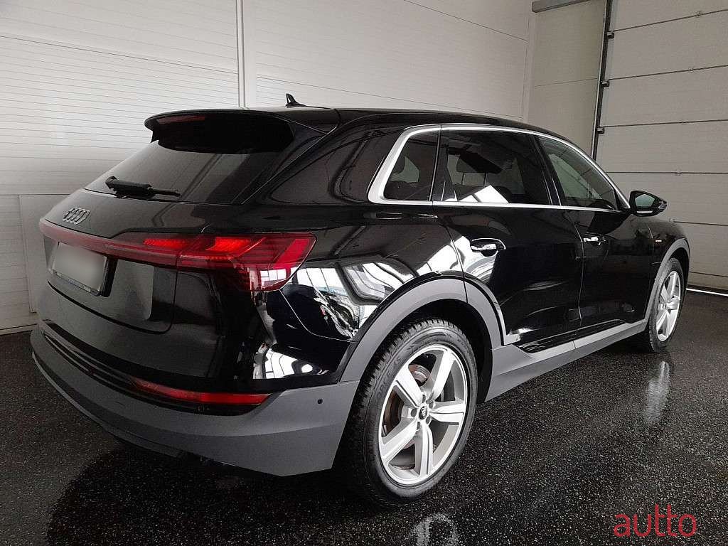2021' Audi e-tron photo #1