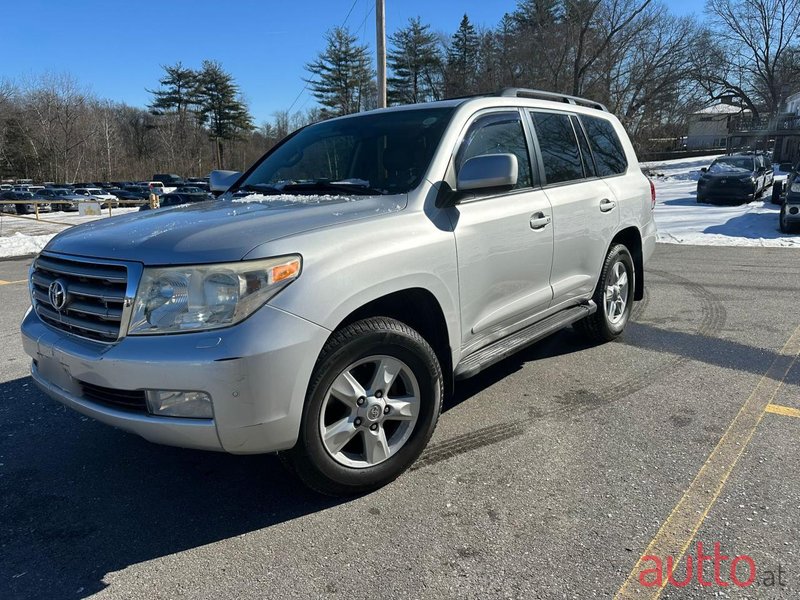 2011' Toyota Land Cruiser 200 5.7V8 photo #3