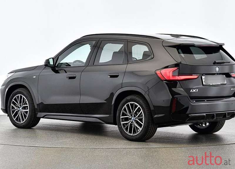 2024' BMW iX1 photo #4