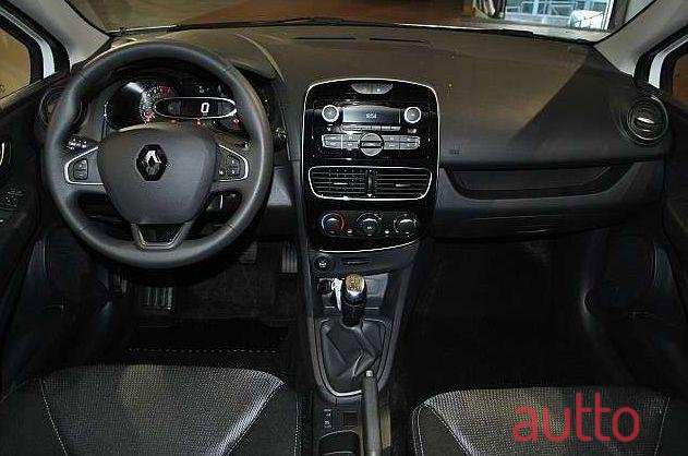 2019' Renault Clio photo #2