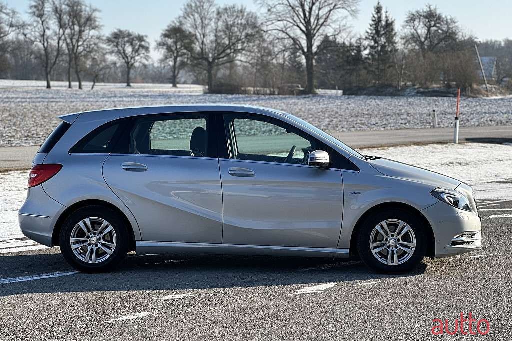 2011' Mercedes-Benz B-Klasse photo #6